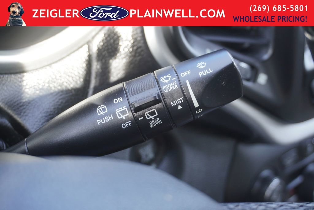 Used 2016 Jeep Cherokee Limited image 28
