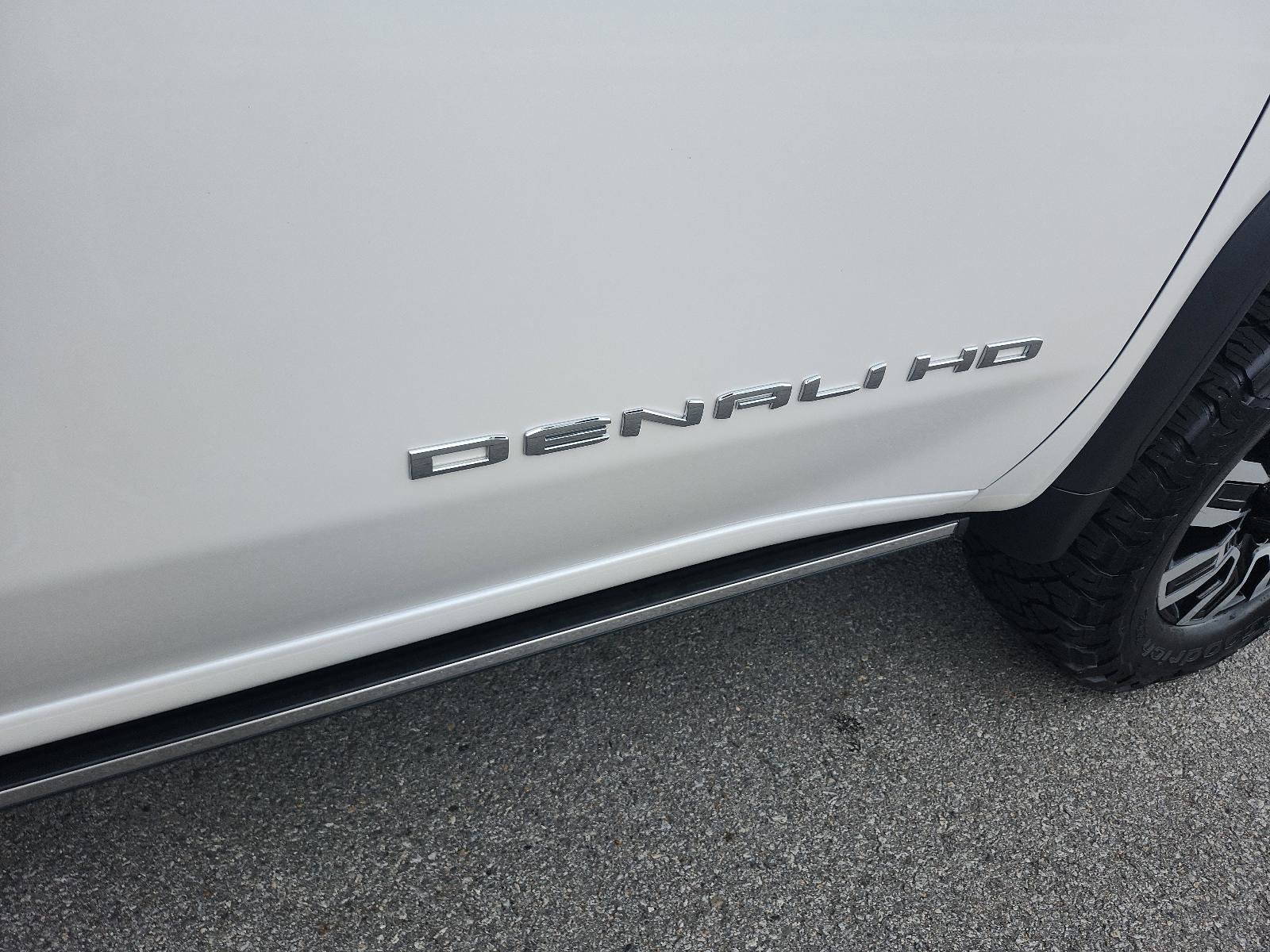 Used 2024 GMC Sierra 2500 Denali Ultimate AWD/4WD image 7