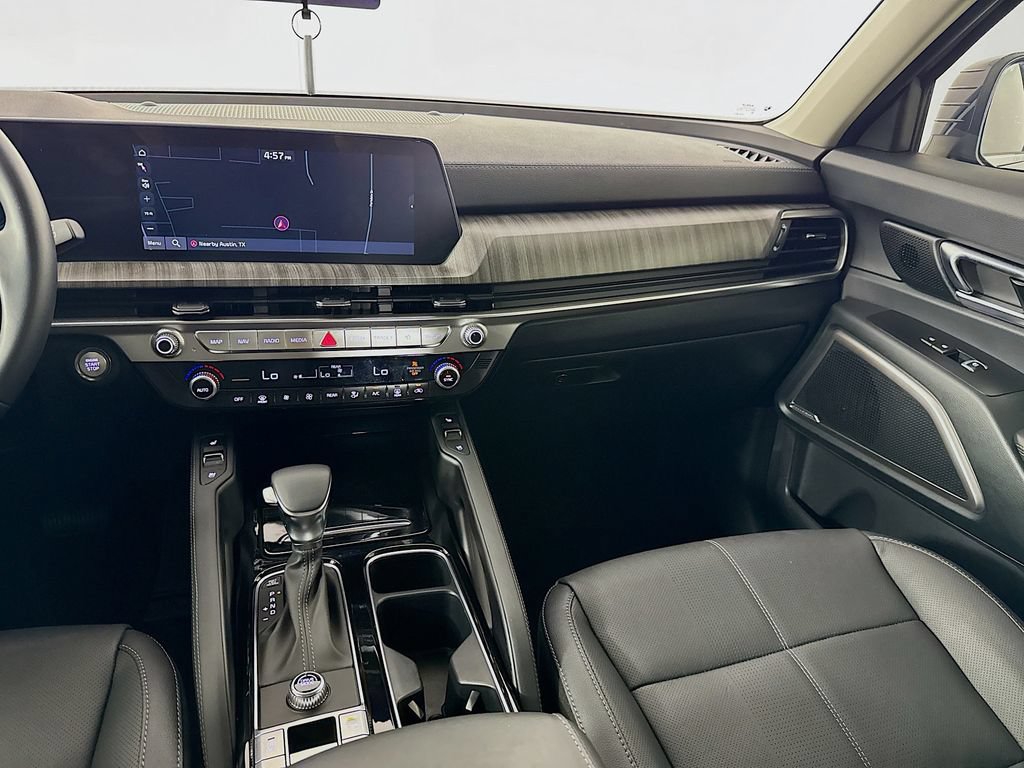 Used 2025 Kia Telluride EX w/ EX Captain's Chair Package FWD image 31