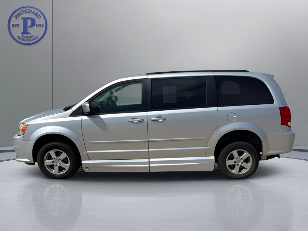 Used 2012 Dodge Grand Caravan SXT FWD image 4