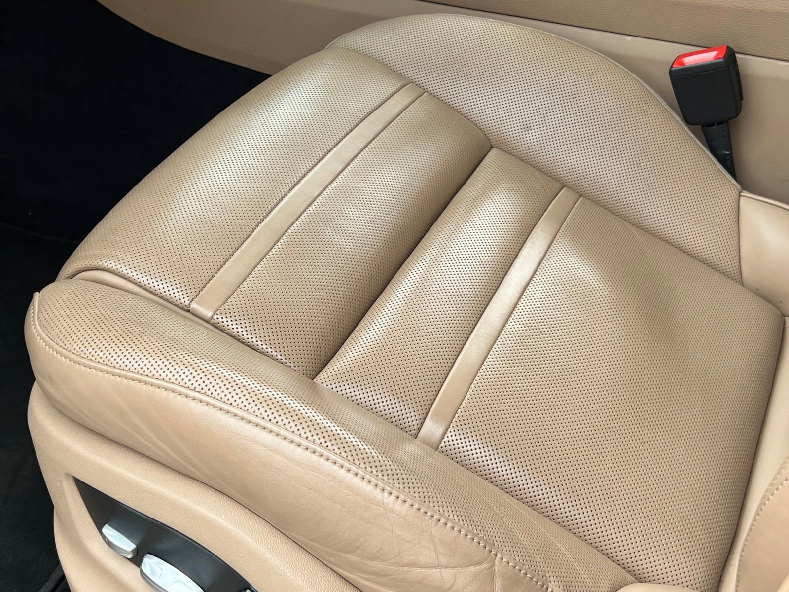 Certified 2020 Porsche Cayenne AWD/4WD image 32