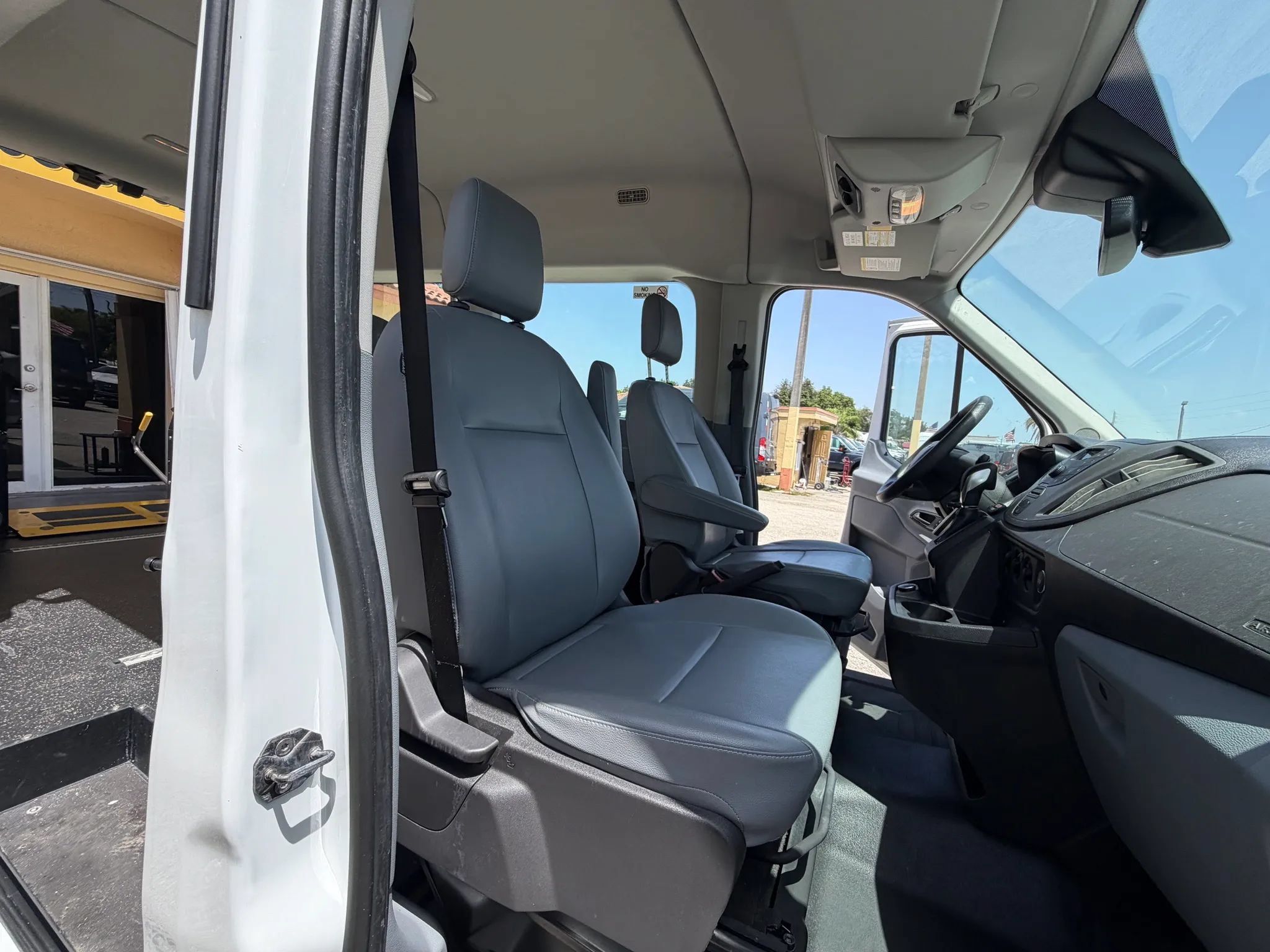 Used 2019 Ford Transit 150 XL RWD image 20