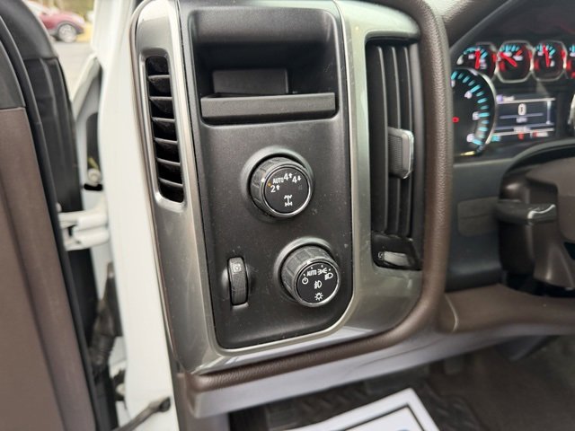 Used 2018 Chevrolet Silverado 1500 LT w/ LT Eassist Package image 17