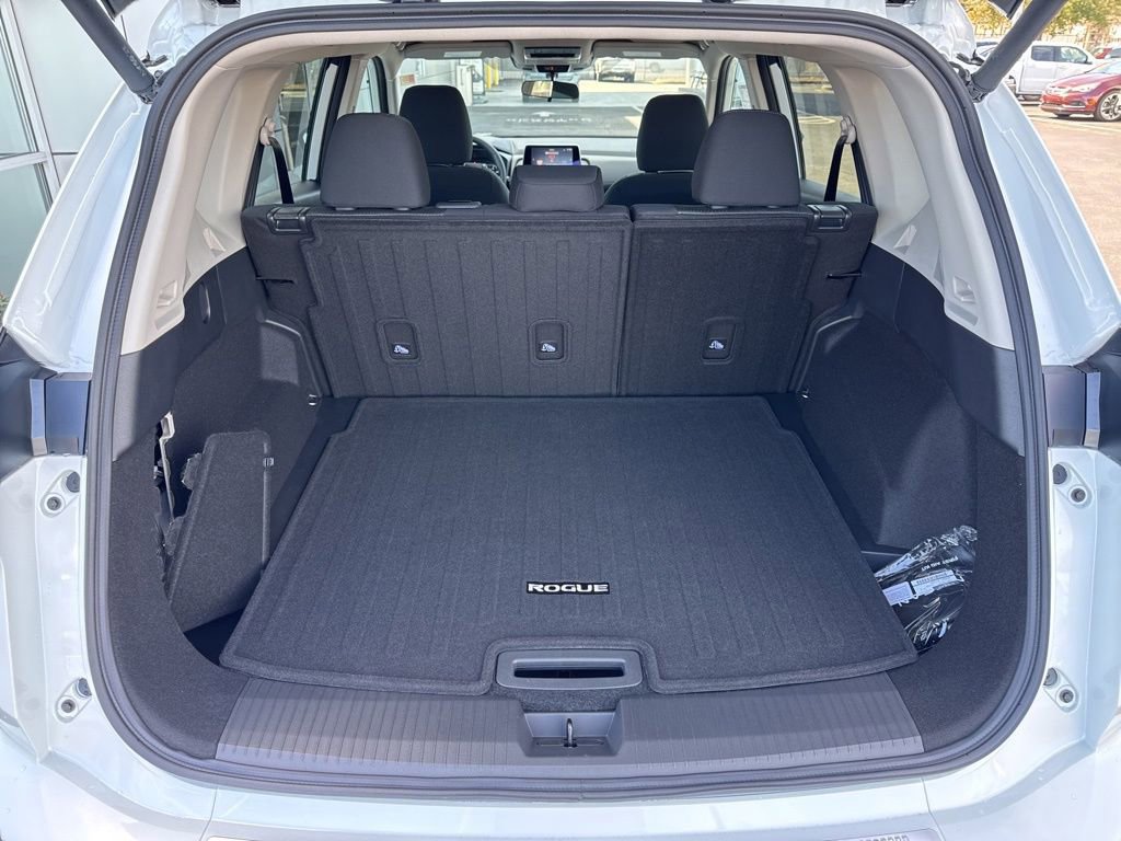 New 2026 Nissan Rogue SV FWD image 16