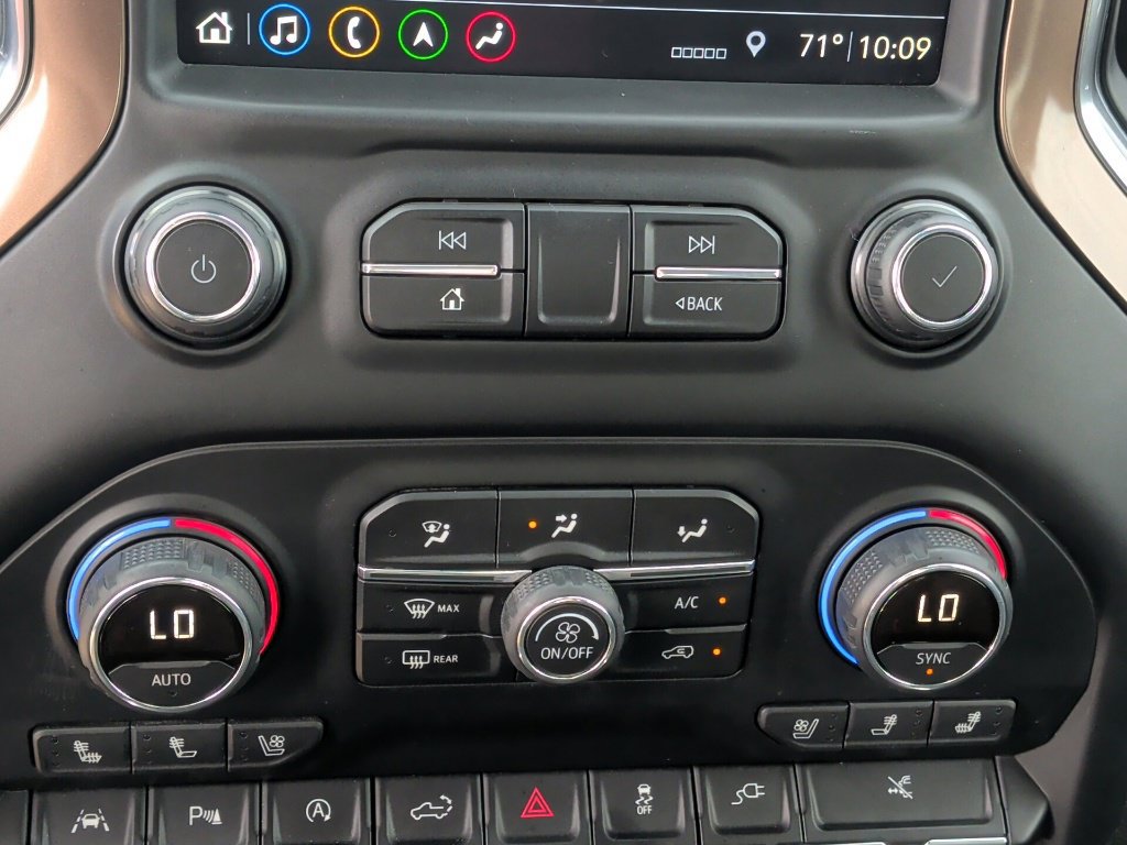 Used 2019 Chevrolet Silverado 1500 High Country w/ Technology Package AWD/4WD image 32
