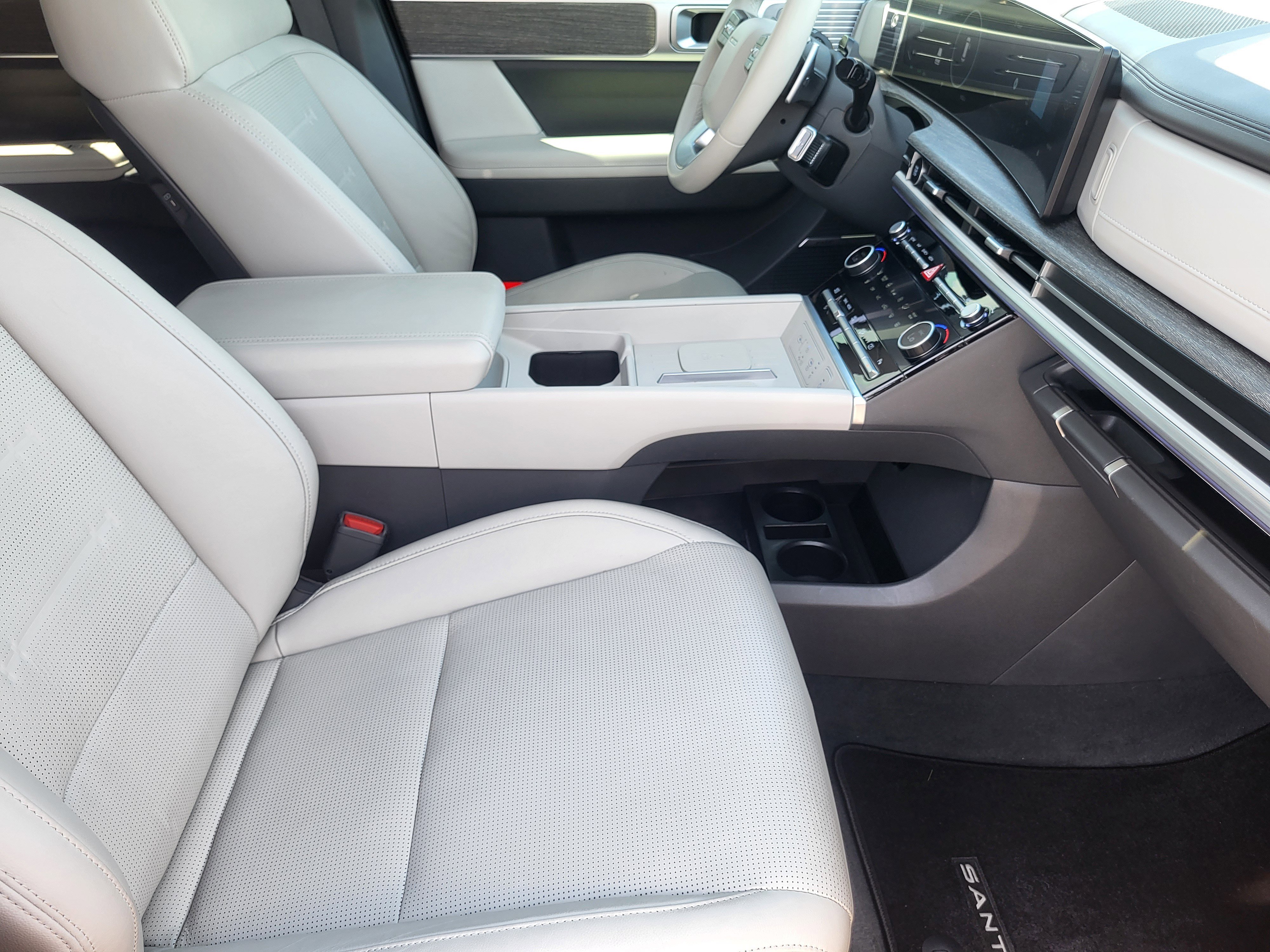 Used 2024 Hyundai Santa Fe Limited AWD/4WD image 11