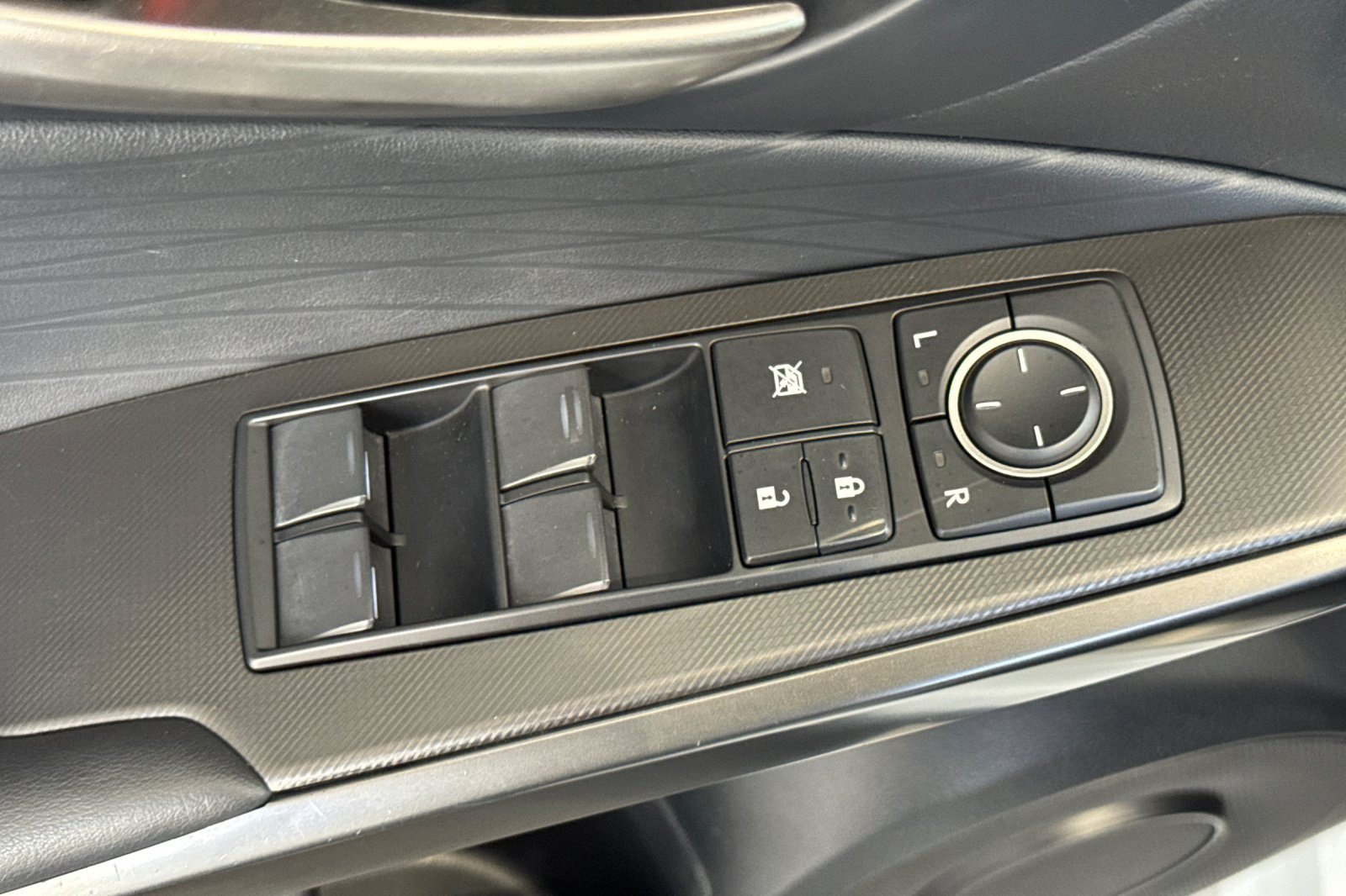 Used 2024 Lexus IS 350 F Sport RWD image 13