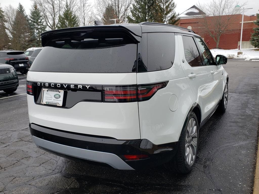 New 2026 Land Rover Discovery Limited Edition image 5