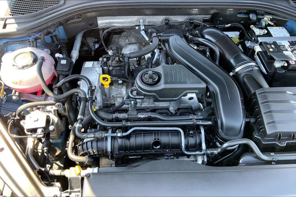 Used 2025 Volkswagen Jetta SE FWD image 32