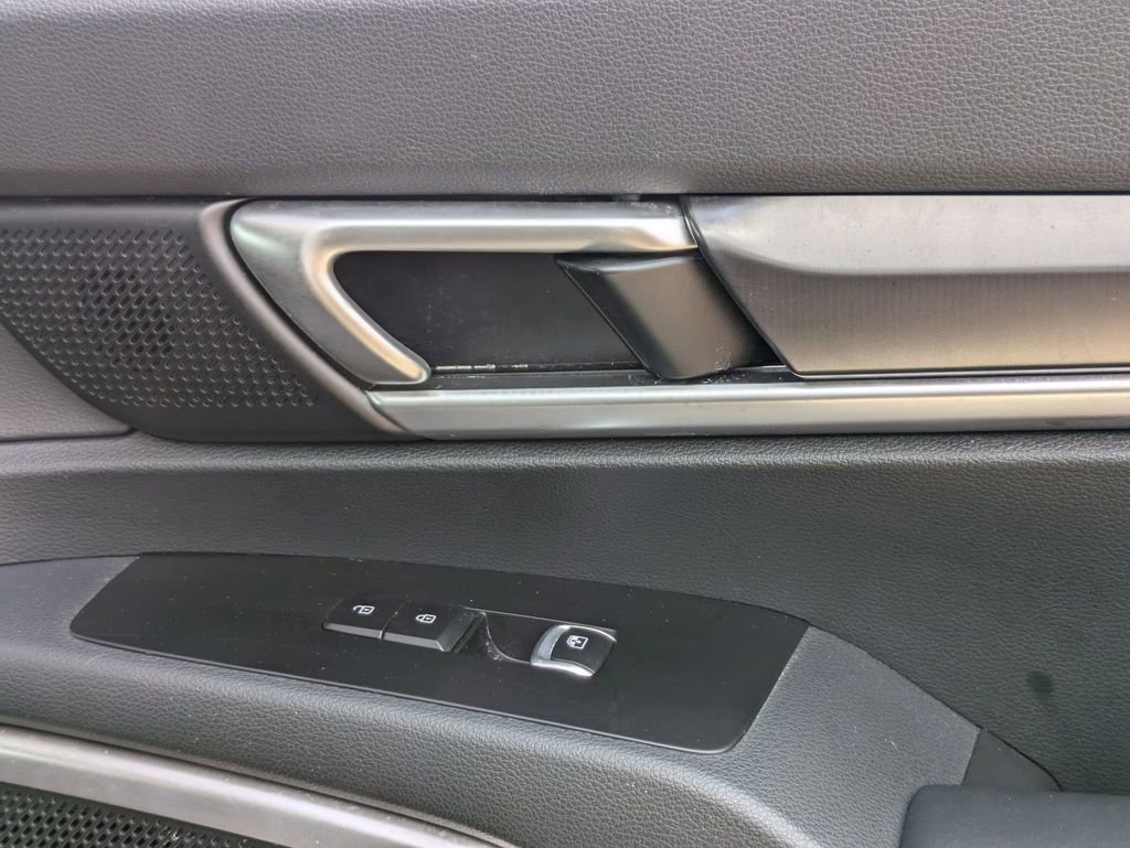 Used 2025 Kia Telluride S image 34