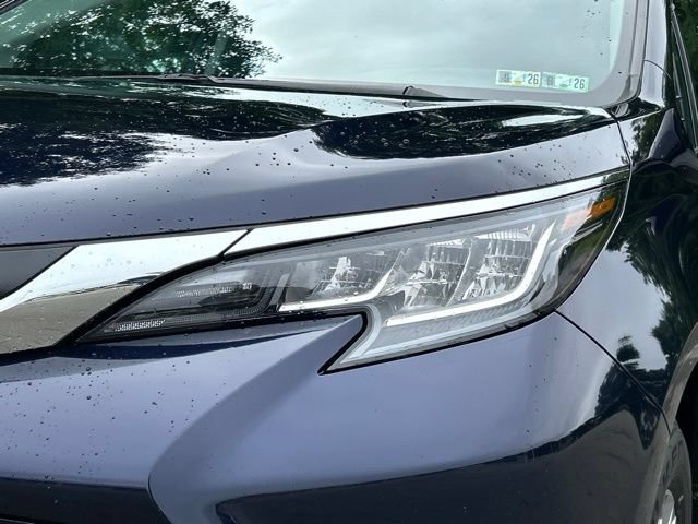 Certified 2023 Toyota Sienna LE FWD image 9