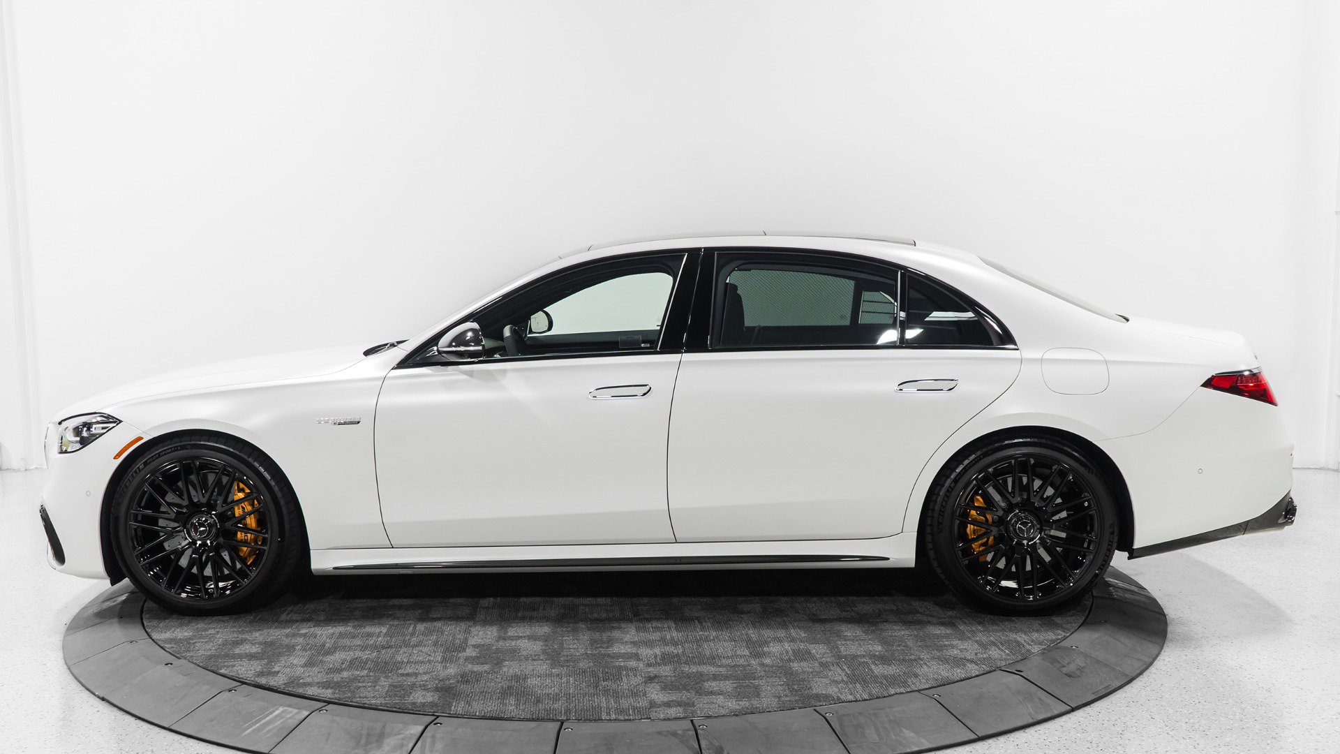 Used 2024 Mercedes-Benz S 63 AMG S image 3