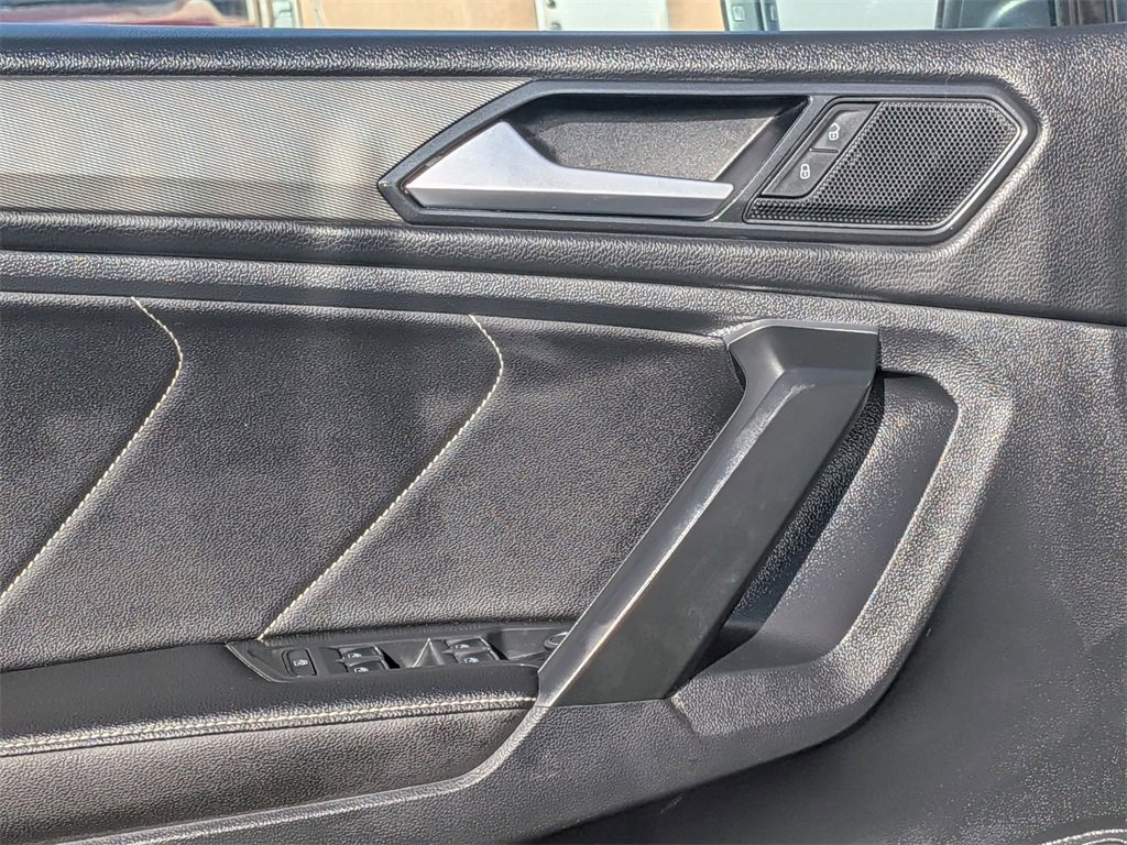 Used 2024 Volkswagen Tiguan SE image 13