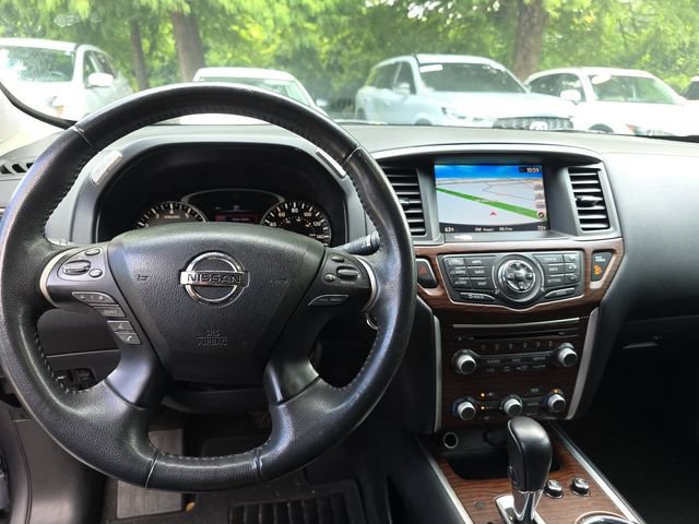 Used 2017 Nissan Pathfinder Platinum FWD image 17