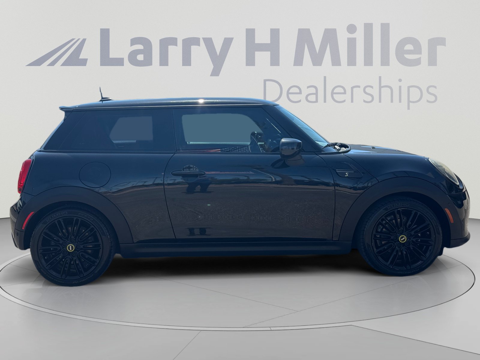 Used 2023 MINI Cooper SE FWD image 6