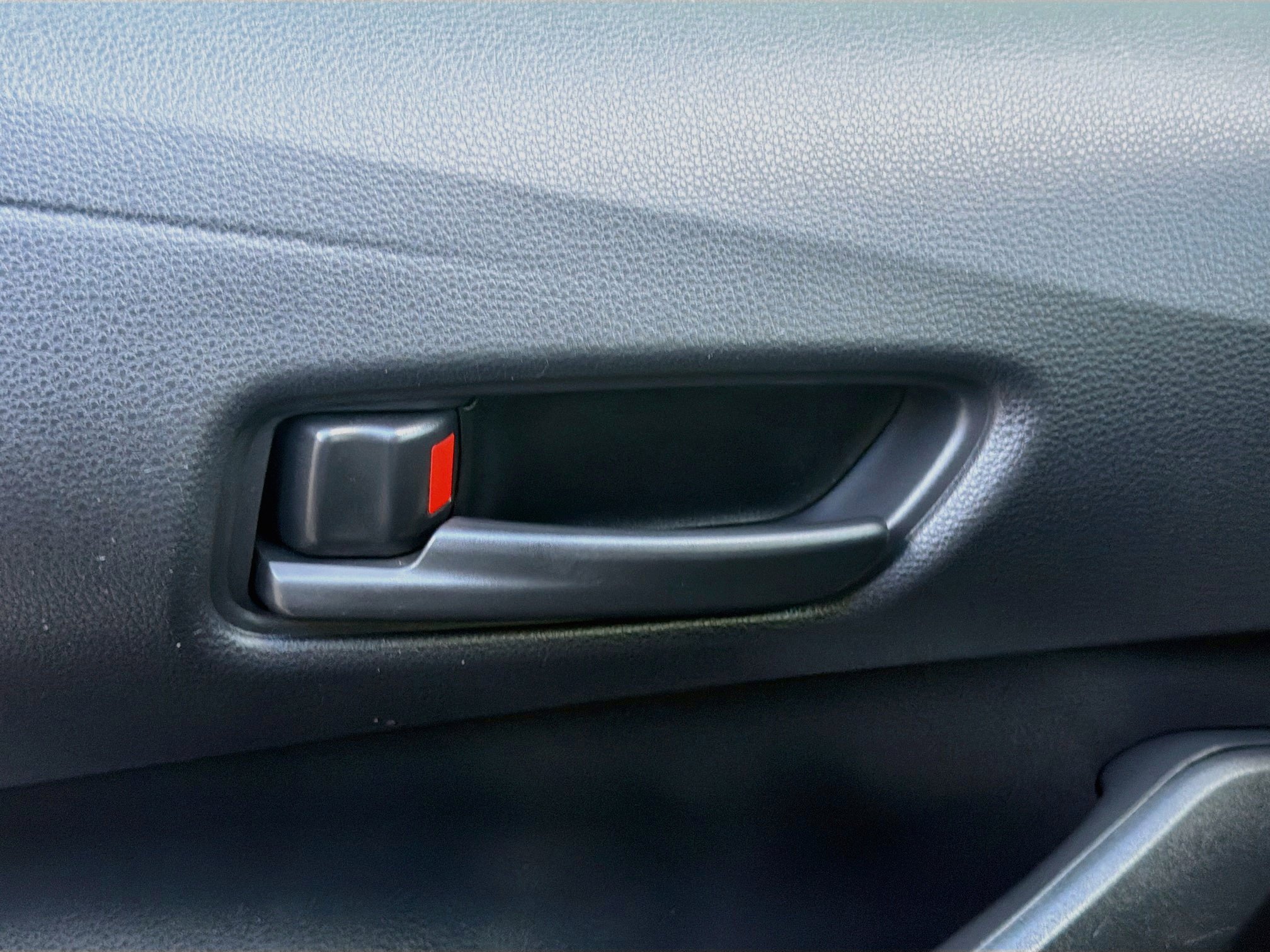 Used 2022 Toyota Corolla LE FWD image 17