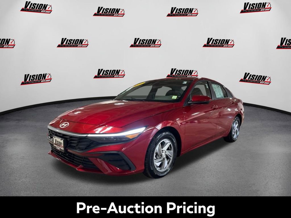 Certified 2025 Hyundai Elantra SE image 1