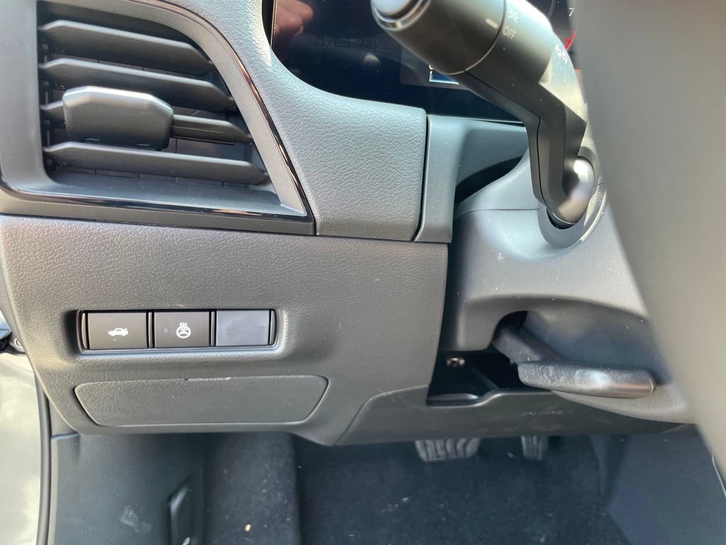 New 2026 Nissan Sentra SV w/ SV Convenience Package FWD image 12