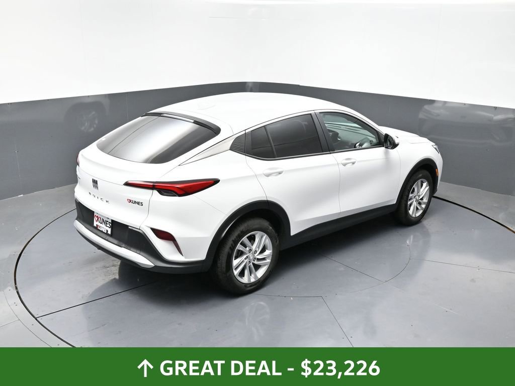 Used 2025 Buick Envista Preferred image 40