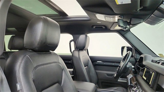 Used 2024 Land Rover Defender 110 S image 20