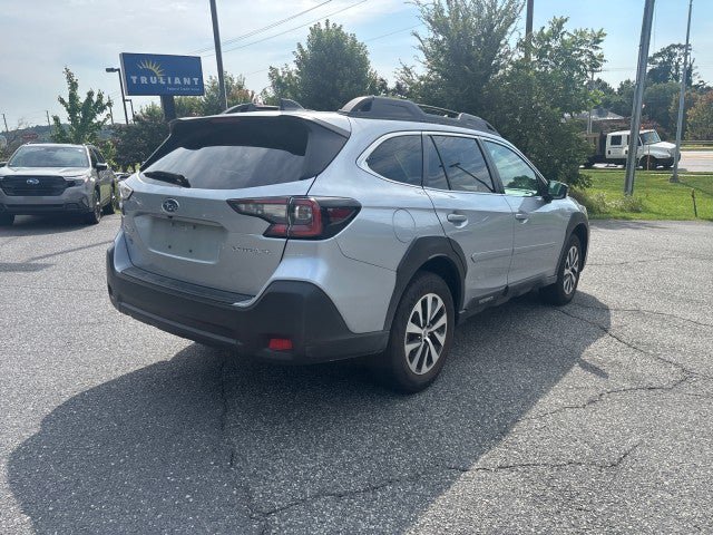Used 2025 Subaru Outback Premium AWD/4WD image 5