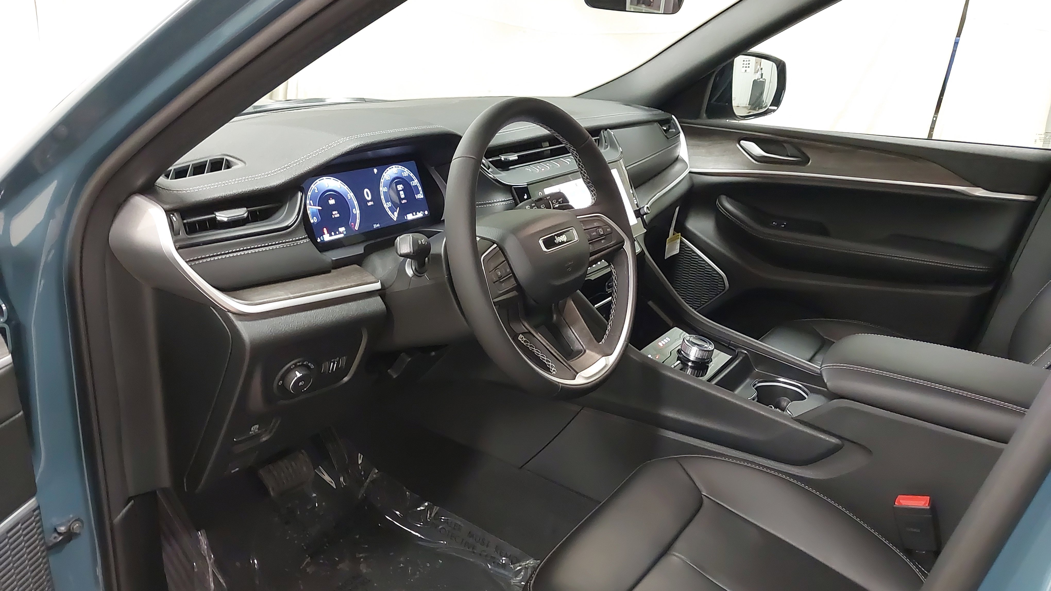 New 2026 Jeep Grand Cherokee Limited image 17