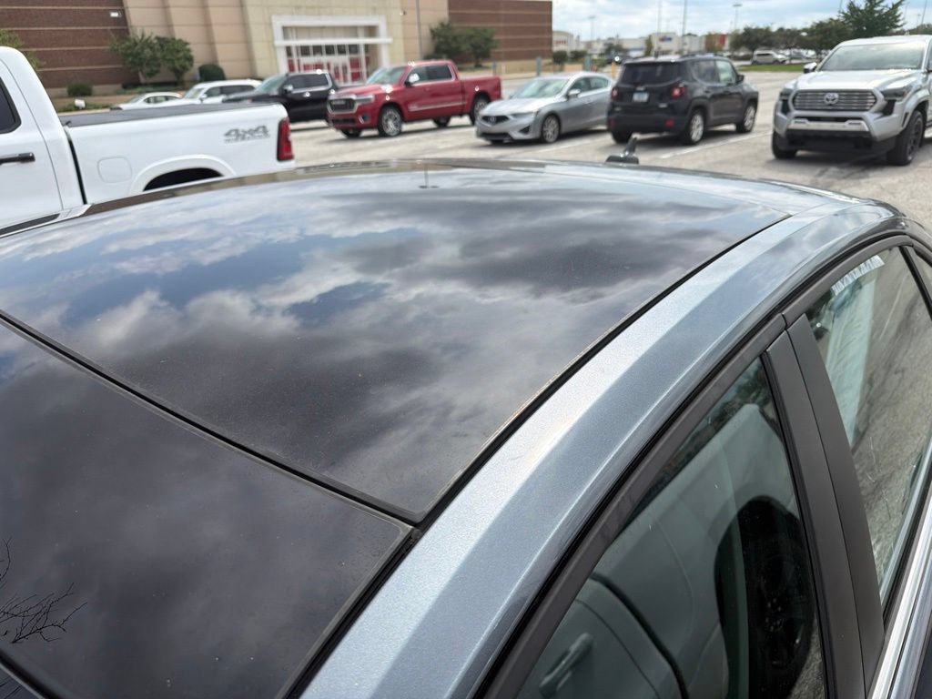 Used 2025 Volkswagen Jetta SE FWD image 9