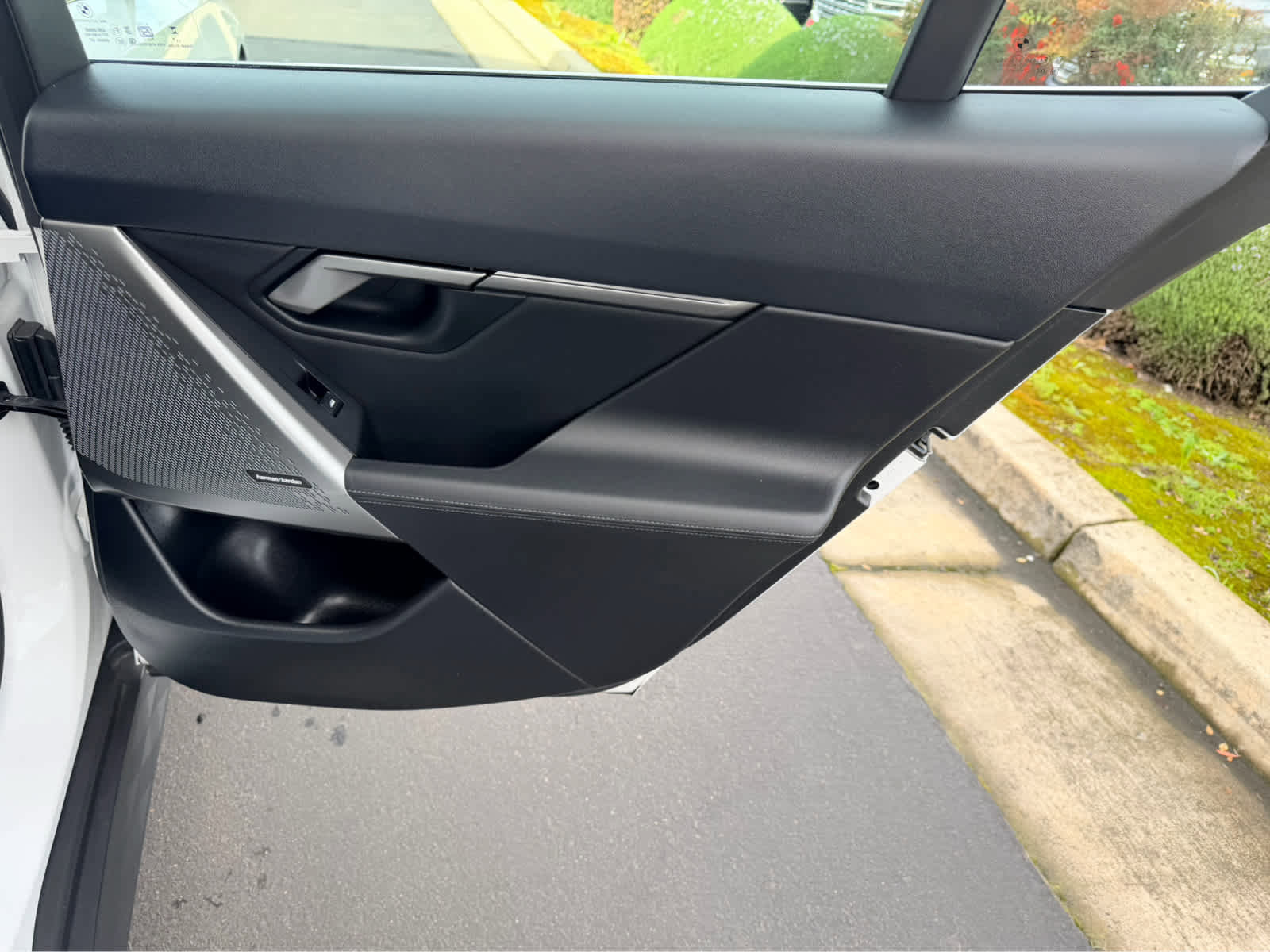 Used 2025 BMW 530i xDrive image 21