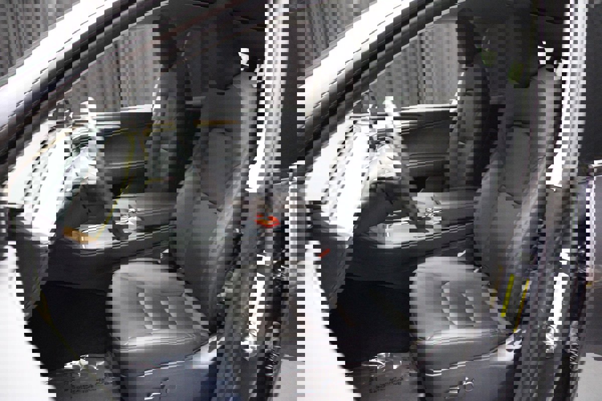 Used 2023 Tesla Model Y Long Range image 30