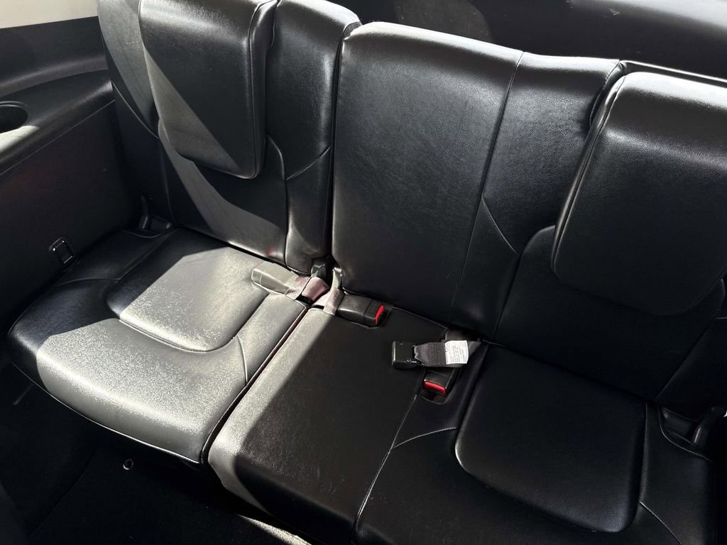 Used 2024 Nissan Armada SL w/ Captain's Chairs Package image 13