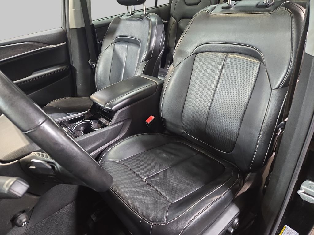 Used 2022 Jeep Grand Cherokee L Limited w/ Luxury Tech Group II AWD/4WD image 20