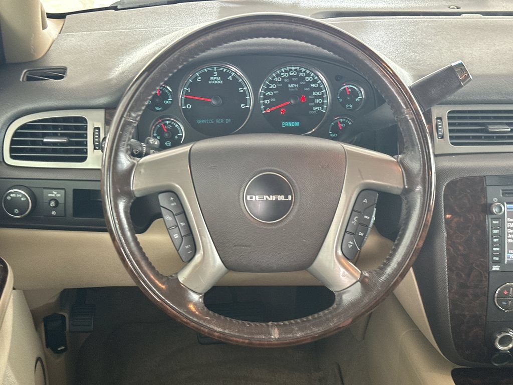 Used 2014 GMC Yukon Denali RWD image 17