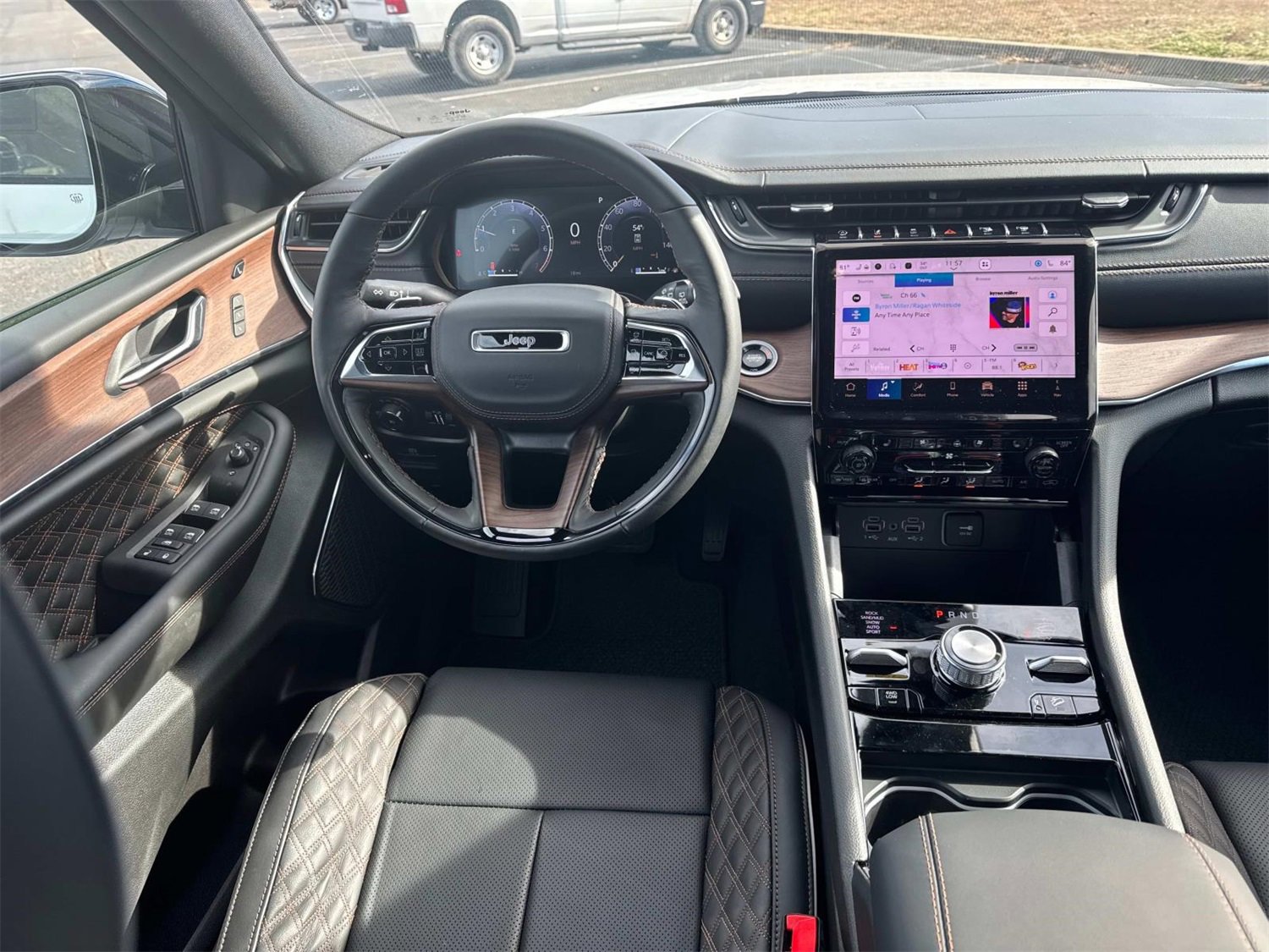 New 2025 Jeep Grand Cherokee Summit image 14