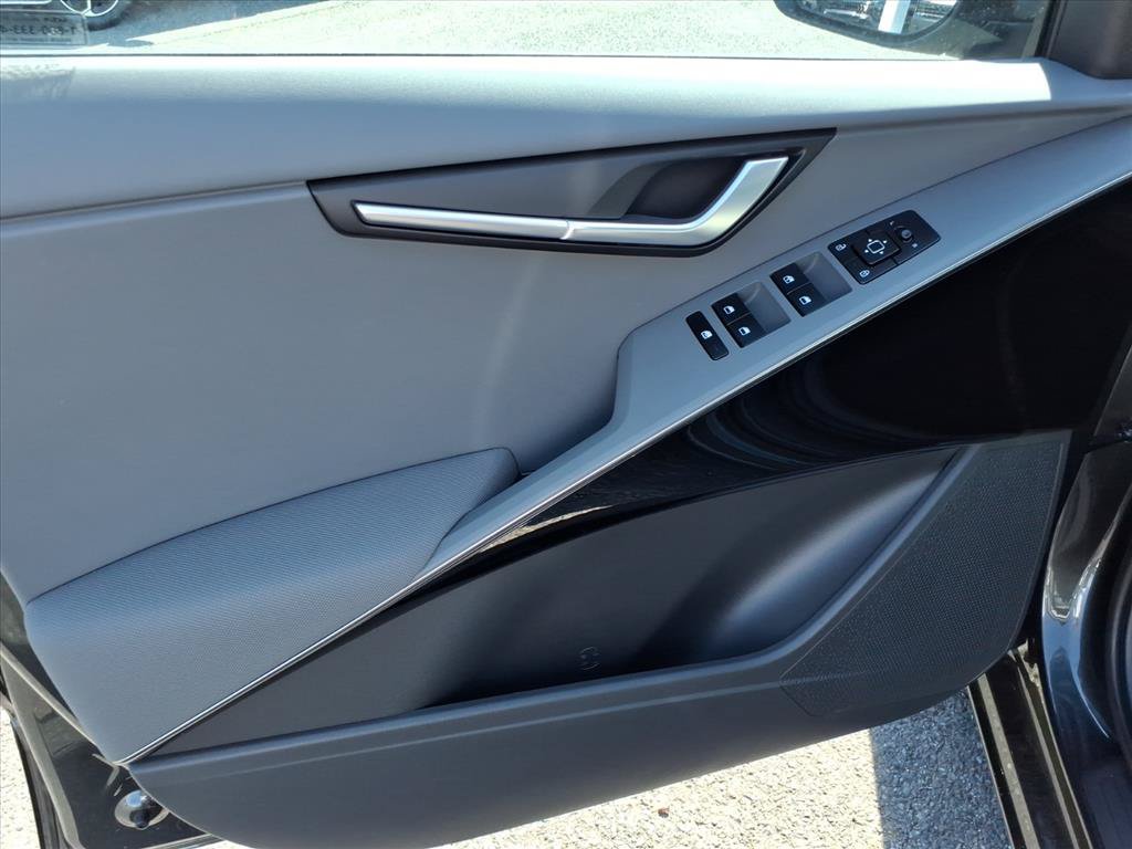 New 2026 Kia Niro EX FWD image 16