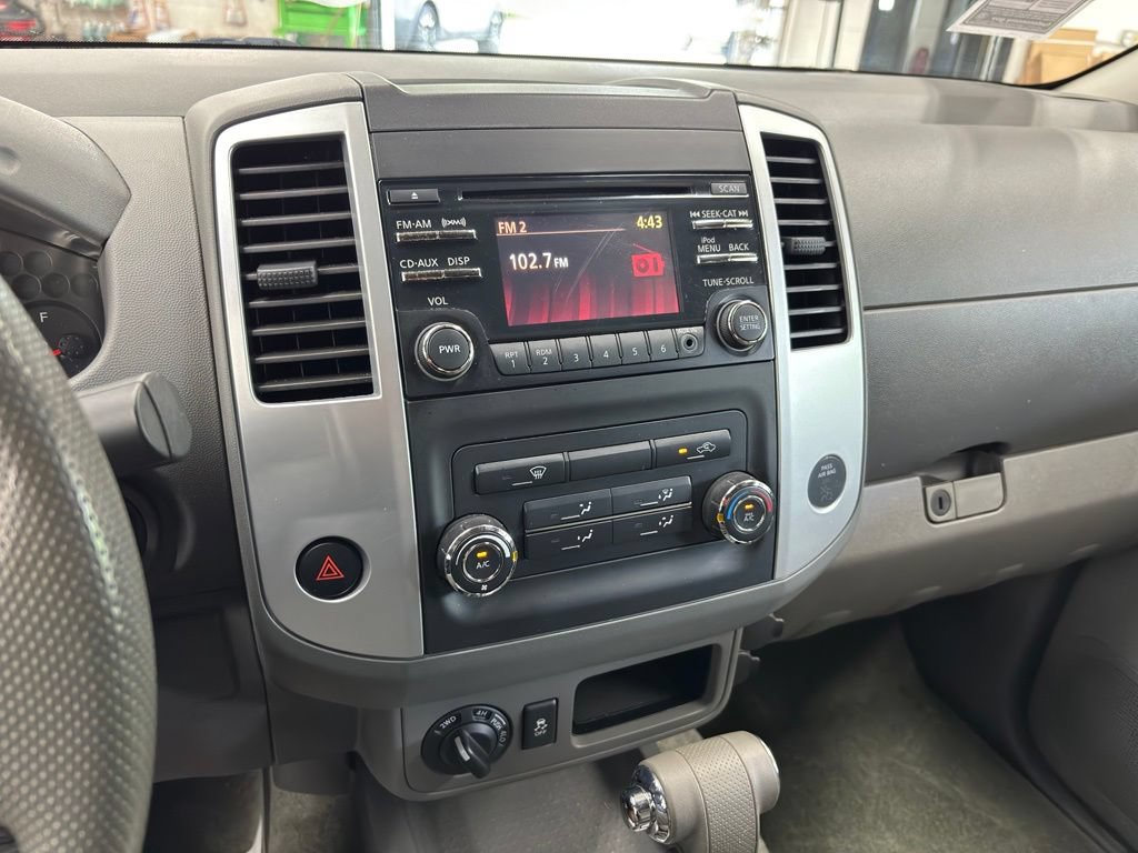 Used 2014 Nissan Frontier SV AWD/4WD image 25
