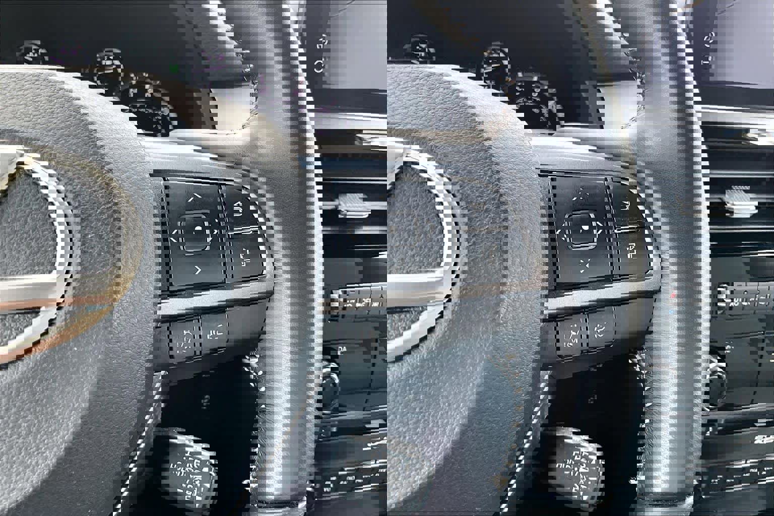 Used 2023 Lexus GX 460 w/ Black Line Special Edition AWD/4WD image 25