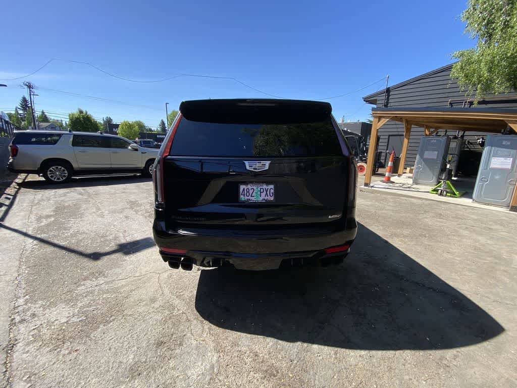 Certified 2024 Cadillac Escalade ESV V w/ LPO, ONYX Package AWD/4WD image 5