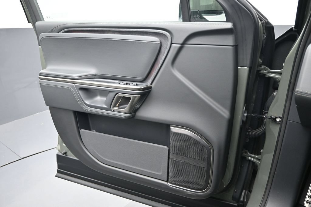 Used 2022 Rivian R1T Launch Edition AWD/4WD image 4