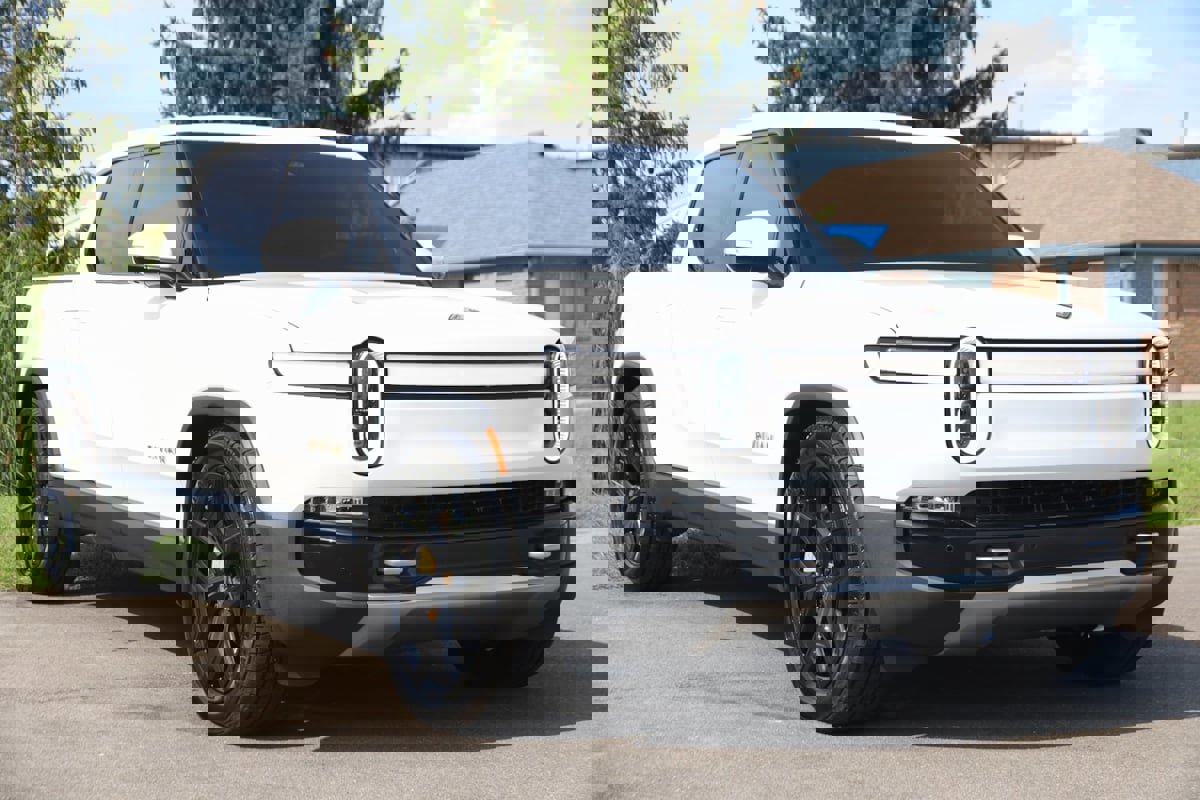 Used 2022 Rivian R1T Adventure image 25