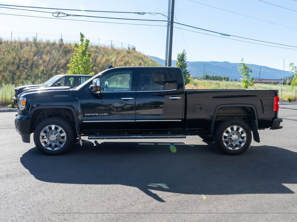 Used 2018 GMC Sierra 2500 Denali AWD/4WD image 4