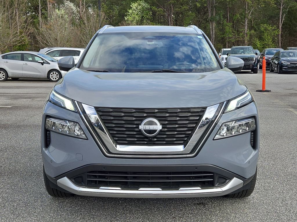 Used 2023 Nissan Rogue Platinum w/ Platinum Premium Package image 2