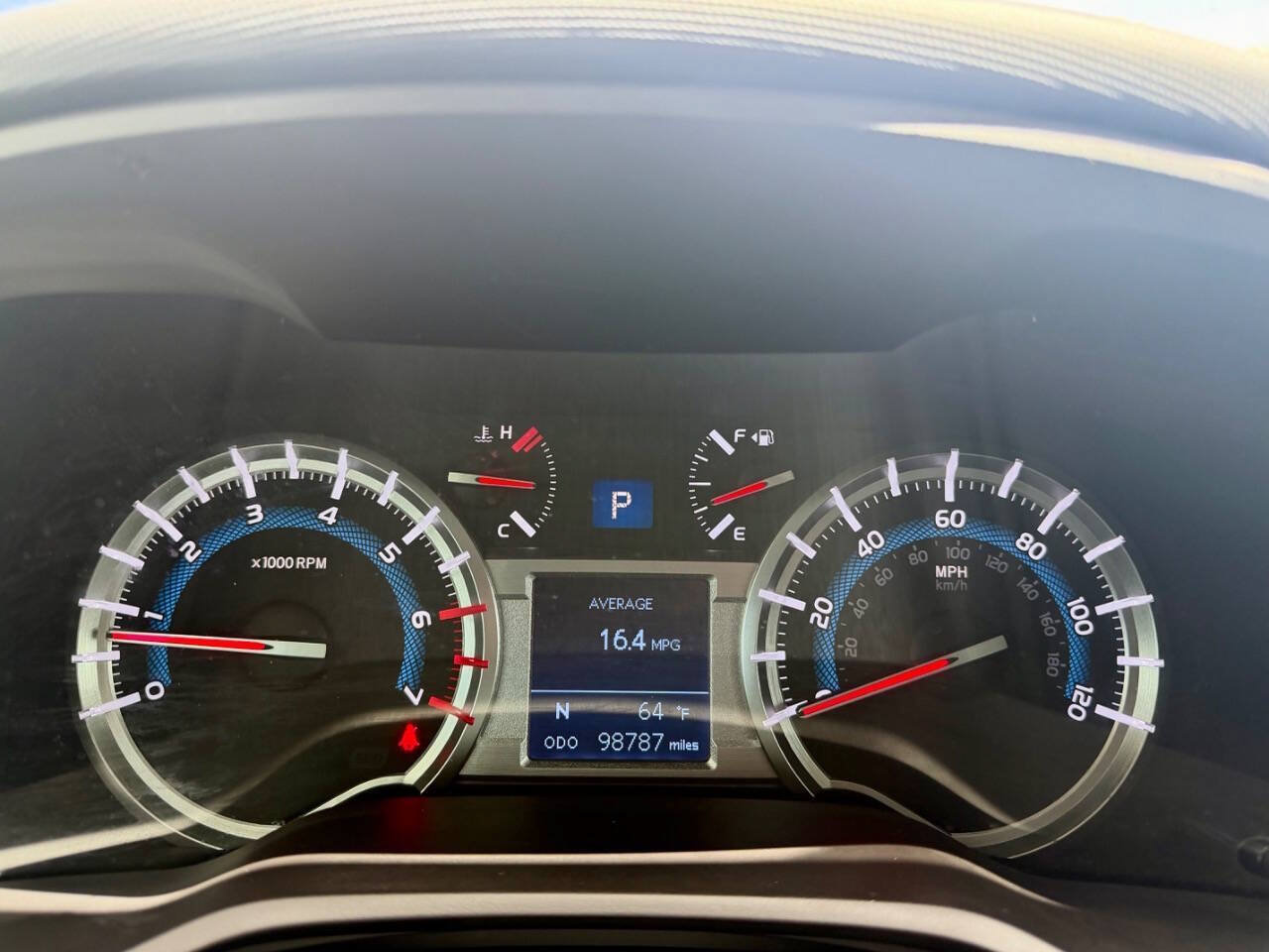 Used 2018 Toyota 4Runner SR5 AWD/4WD image 39