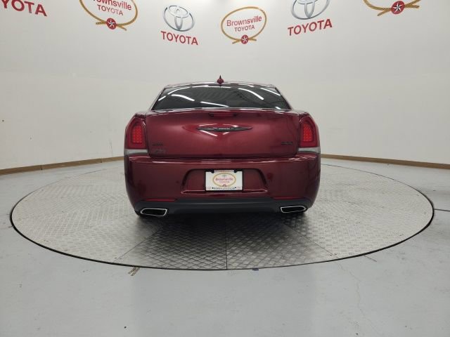 Used 2022 Chrysler 300 Touring L w/ Popular Equipment Group image 7