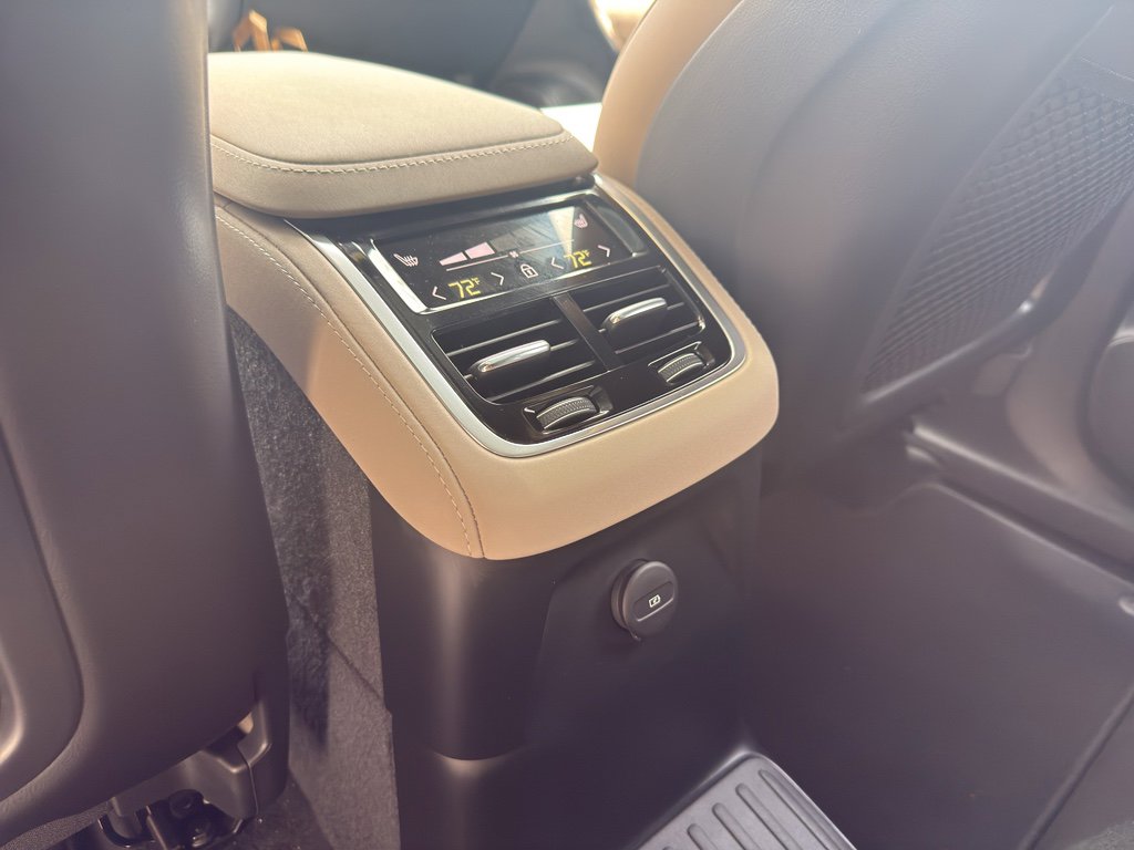 New 2026 Volvo XC90 T8 Plus w/ Protection Package Premier image 36