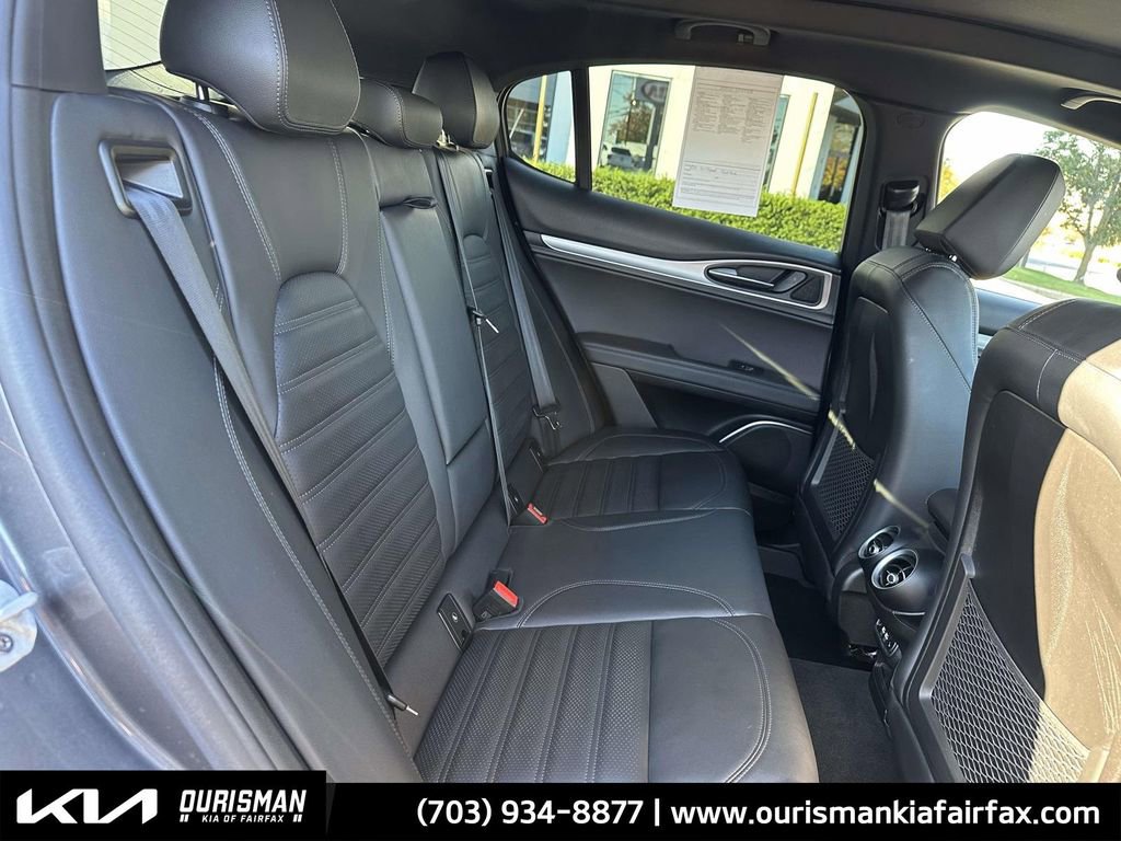 Used 2022 Alfa Romeo Stelvio Veloce image 19