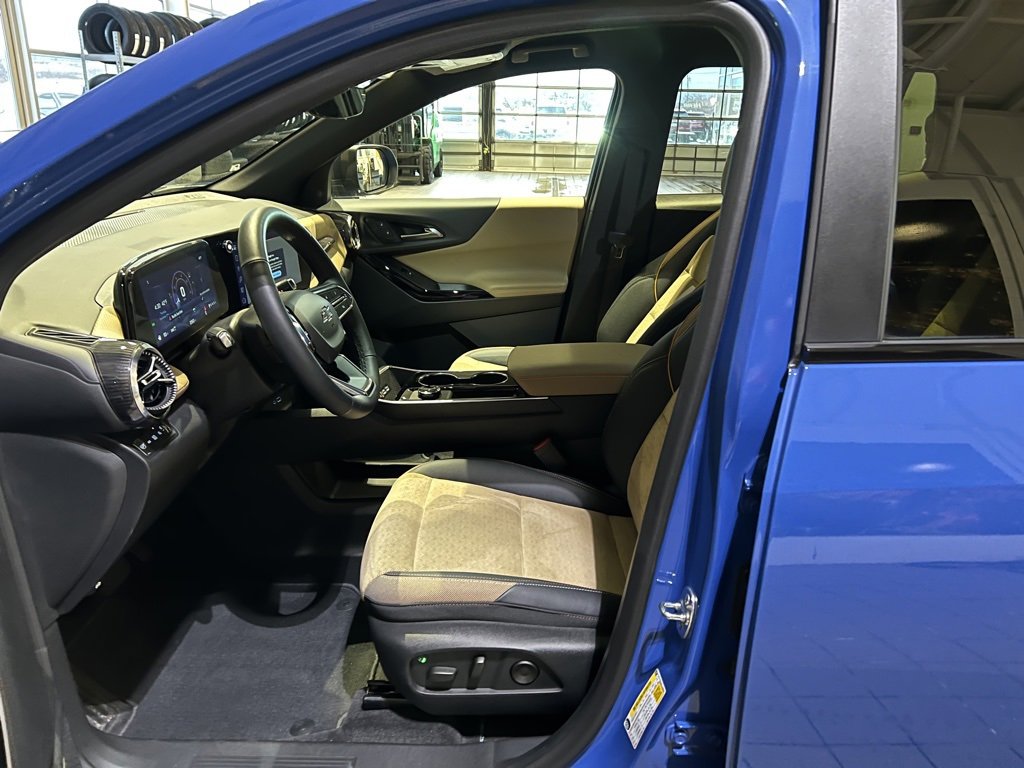 New 2025 Chevrolet Equinox ACTIV w/ Safety and Technology Package image 18