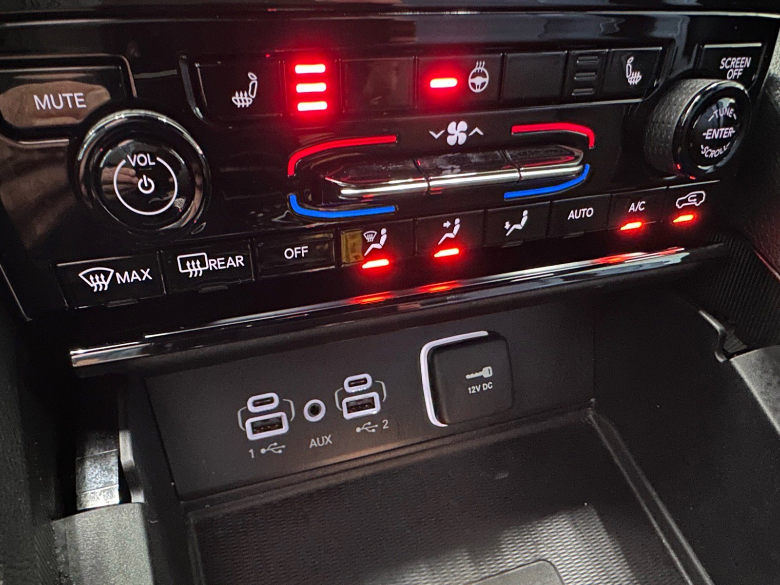 Used 2024 Jeep Grand Cherokee L Laredo w/ Luxury Tech Group I image 45