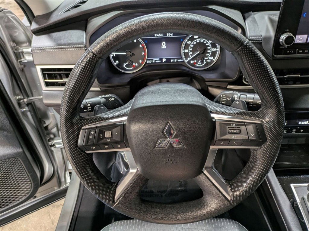 Used 2022 Mitsubishi Outlander ES image 16