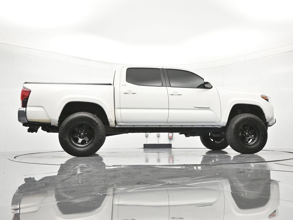 Used 2021 Toyota Tacoma SR5 AWD/4WD image 40