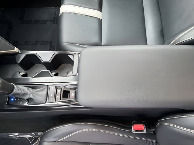 Used 2025 Toyota Camry SE FWD image 19